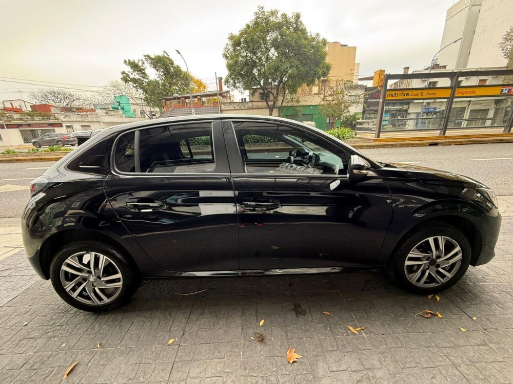 Peugeot 208 Feline — foto 8